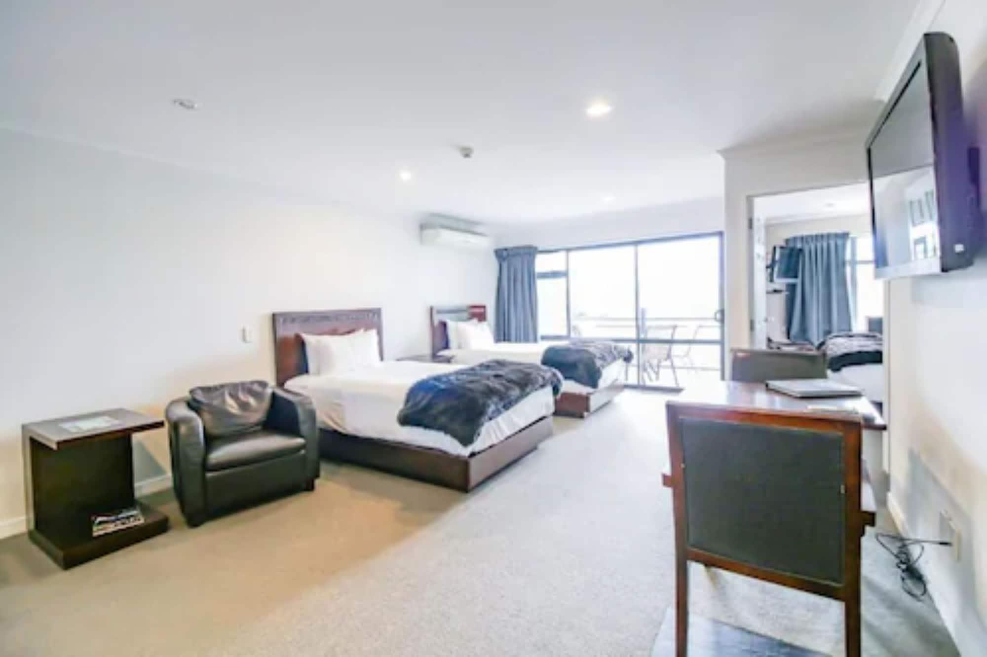 وانجانيو Aotea Motor Lodge المظهر الخارجي الصورة Studio apartment