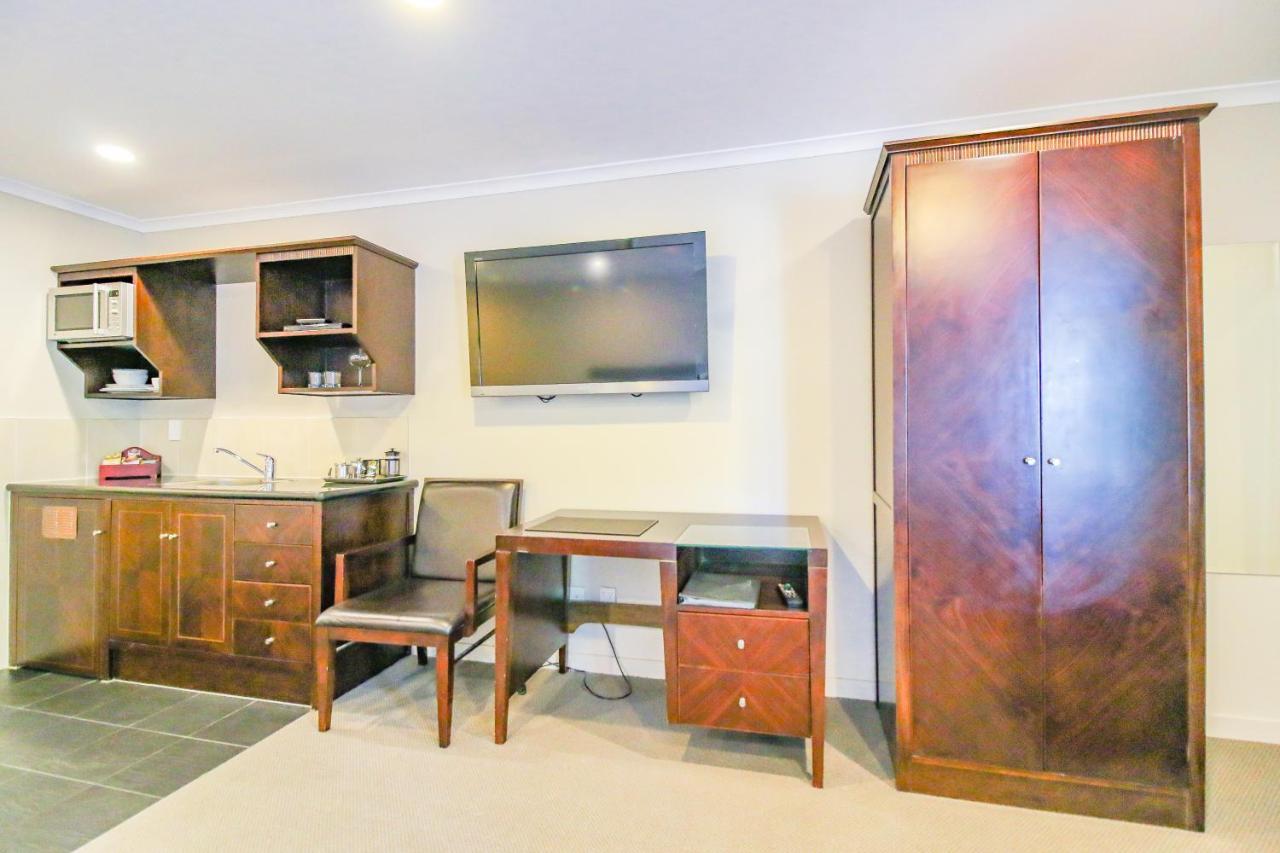 وانجانيو Aotea Motor Lodge المظهر الخارجي الصورة A typical studio apartment