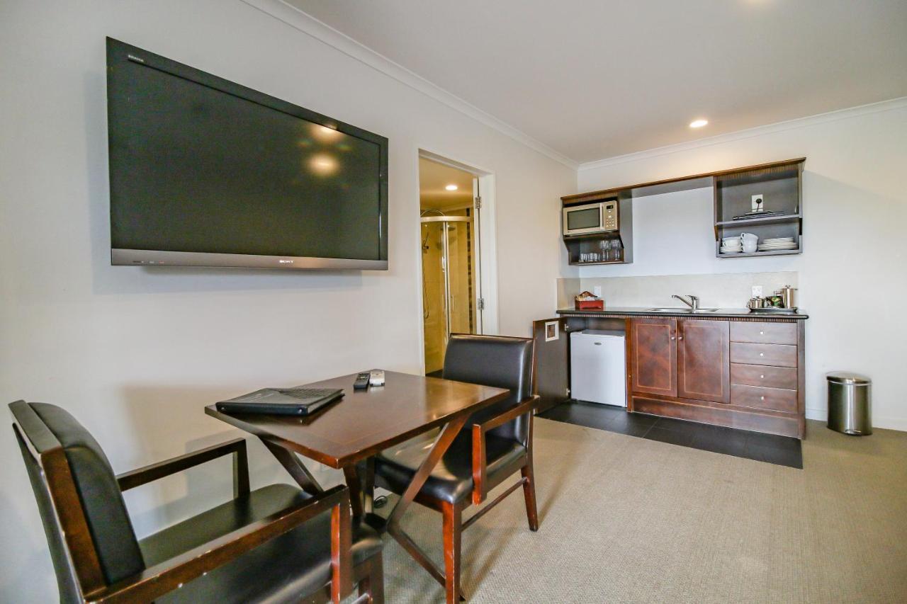 وانجانيو Aotea Motor Lodge المظهر الخارجي الصورة A typical one-bedroom apartment at the hotel