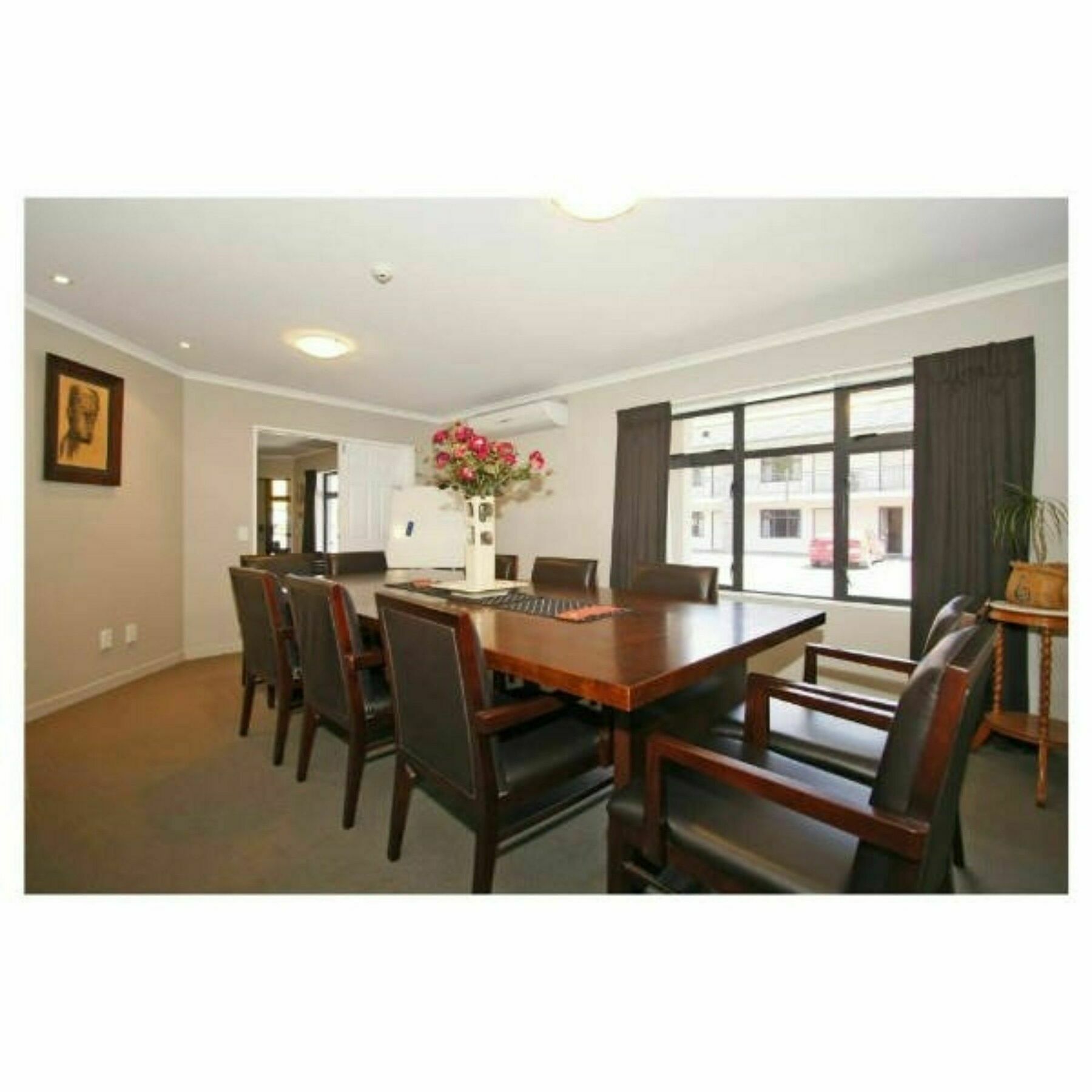 وانجانيو Aotea Motor Lodge المظهر الخارجي الصورة The boardroom at the University of Waikato's Centre for Management